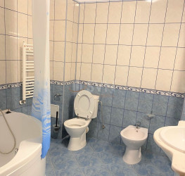 Apartament, 4 rooms with outdoor parking included Bucuresti/Herastrau
