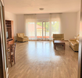Apartament, 4 rooms with outdoor parking included Bucuresti/Herastrau