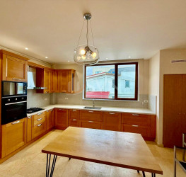 Apartament, 4 rooms with outdoor parking included Bucuresti/Barbu Vacarescu