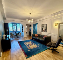 Apartament, 4 rooms with outdoor parking included Bucuresti/Piata Victoriei