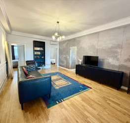 Apartament, 4 rooms with outdoor parking included Bucuresti/Piata Victoriei