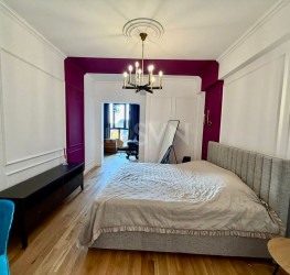 Apartament, 4 rooms with outdoor parking included Bucuresti/Piata Victoriei