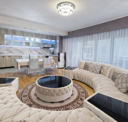 Apartament, 4 rooms with outdoor parking included Bucuresti/Iancu Nicolae