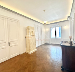 Apartament, 4 rooms with outdoor parking included Bucuresti/Dorobanti