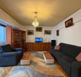 Apartament, 4 rooms with outdoor parking included Bucuresti/P-ta Unirii