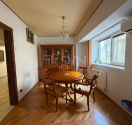 Apartament, 4 rooms with outdoor parking included Bucuresti/P-ta Unirii