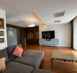 Apartament, 4 rooms with outdoor parking included Bucuresti/Iancu Nicolae