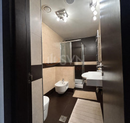 Apartament, 4 rooms with outdoor parking included Bucuresti/Iancu Nicolae