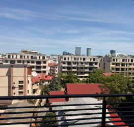 Apartament, 4 rooms with outdoor parking included Bucuresti/Nordului