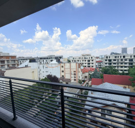 Apartament, 4 rooms with outdoor parking included Bucuresti/Soseaua Nordului