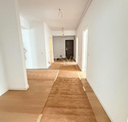 Apartament, 4 rooms with outdoor parking included Bucuresti/Soseaua Nordului