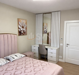 Apartament, 4 rooms with outdoor parking included Bucuresti/Sisesti