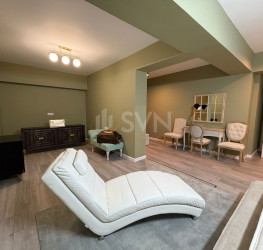 Apartament, 4 rooms with outdoor parking included Bucuresti/Pipera