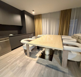 Apartament, 4 rooms with outdoor parking included Bucuresti/Pipera