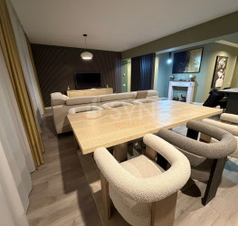 Apartament, 4 rooms with outdoor parking included Bucuresti/Pipera