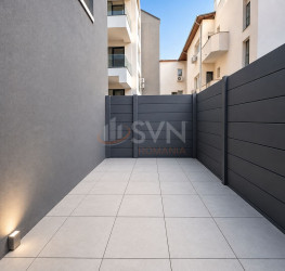 Apartament, 4 rooms with outdoor parking included Bucuresti/Dacia