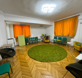 Apartament, 4 rooms with underground parking included Bucuresti/Primaverii