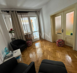 Apartament, 4 rooms with underground parking included Bucuresti/Primaverii