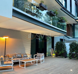 Apartament, 4 rooms with underground parking included Bucuresti/Primaverii