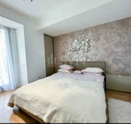 Apartament, 4 rooms with underground parking included Bucuresti/Herastrau