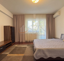 Apartament, 4 rooms with underground parking included Bucuresti/Polona
