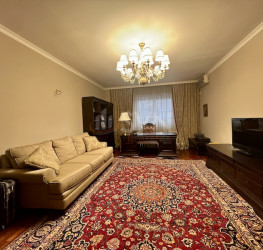 Apartament, 4 rooms with underground parking included Bucuresti/Herastrau