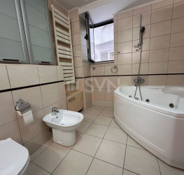 Apartament, 4 rooms with underground parking included Bucuresti/Herastrau