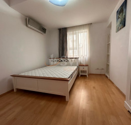 Apartament, 4 rooms with underground parking included Bucuresti/Herastrau