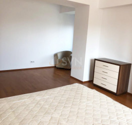 Apartament, 4 rooms with underground parking included Bucuresti/Aviatiei
