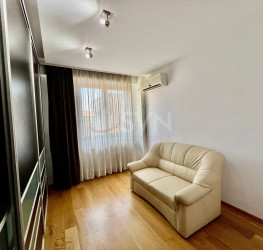 Apartament, 4 rooms with underground parking included Bucuresti/Aviatorilor