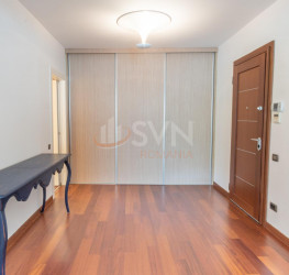 Apartament, 4 rooms with underground parking included Bucuresti/Primaverii