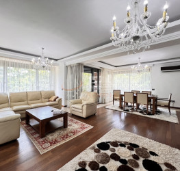 Apartament, 4 rooms with underground parking included Bucuresti/Herastrau