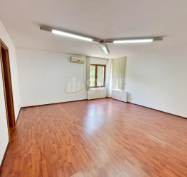 Apartament, 4 rooms with underground parking included Bucuresti/Ferdinand
