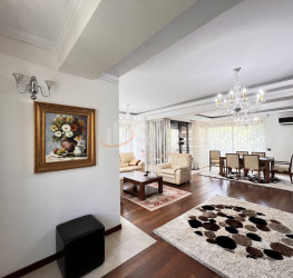 Apartament, 4 rooms with underground parking included Bucuresti/Herastrau