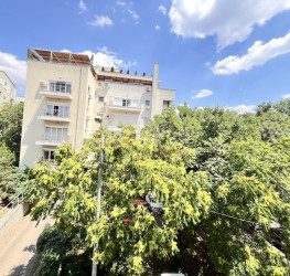 Apartament, 4 rooms with underground parking included Bucuresti/Herastrau