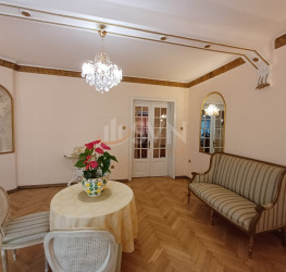 Apartament, 4 rooms with underground parking included Bucuresti/Piata Victoriei