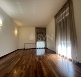 Apartament, 4 rooms with underground parking included Bucuresti/Capitale