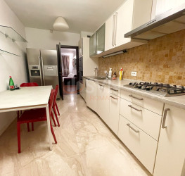 Apartament, 4 rooms with underground parking included Bucuresti/Stefan Cel Mare