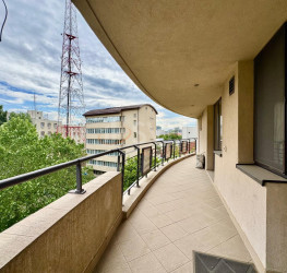 Apartament, 4 rooms with underground parking included Bucuresti/Stefan Cel Mare