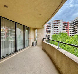 Apartament, 4 rooms with underground parking included Bucuresti/Stefan Cel Mare