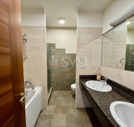 Apartament, 4 rooms with underground parking included Bucuresti/Stefan Cel Mare