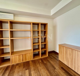 Apartament, 4 rooms with underground parking included Bucuresti/Stefan Cel Mare