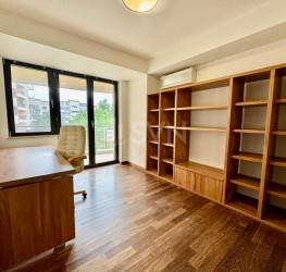 Apartament, 4 rooms with underground parking included Bucuresti/Stefan Cel Mare