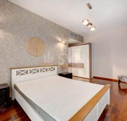 Apartament, 4 rooms with underground parking included Bucuresti/Herastrau