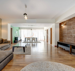 Apartament, 4 rooms with underground parking included Bucuresti/Herastrau