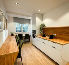 Apartament, 4 rooms with underground parking included Bucuresti/Victoriei