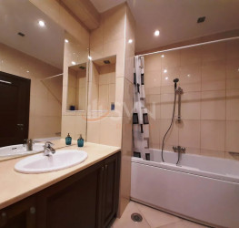 Apartament, 4 rooms with underground parking included Bucuresti/Herastrau