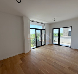 Apartament, 4 rooms with underground parking included Bucuresti/Pipera
