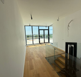 Apartament, 4 rooms with underground parking included Bucuresti/Pipera