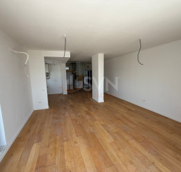 Apartament, 4 rooms with underground parking included Bucuresti/Pipera